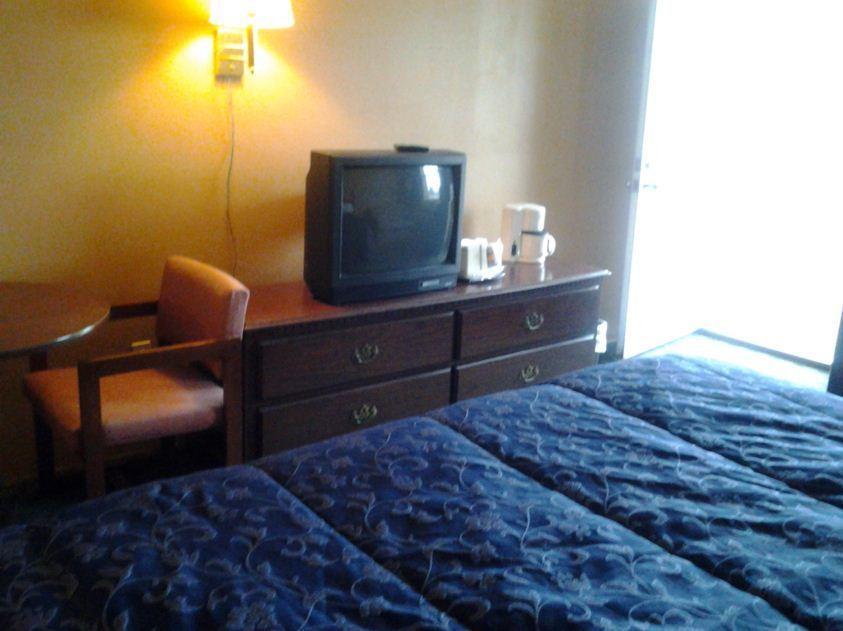 Royal Inn & Suites Tunica Room photo
